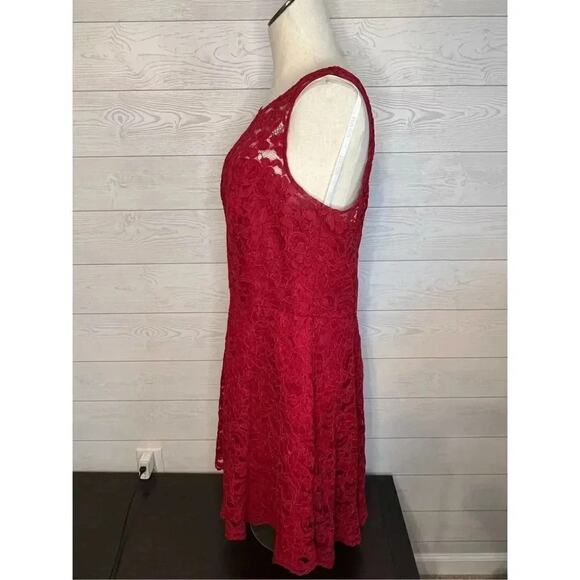 David’s Bridal layered lace Apple Red dress Size 14, NWT - Picture 3 of 6